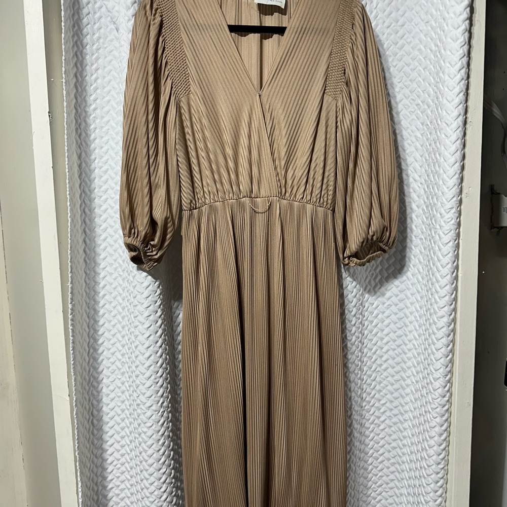 VINTAGE - early 1980s- Elegant Tan Pleated Dress- Blouson- Elastic cuff & waist